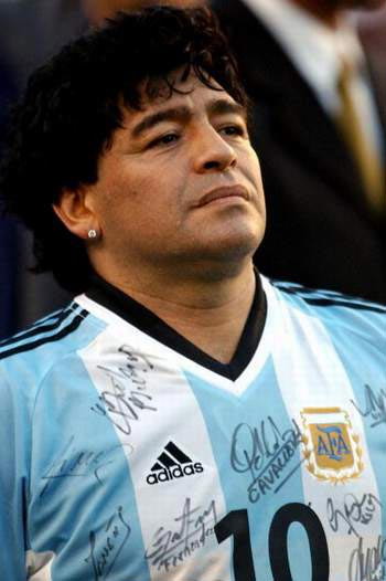 Maradona viaja este jueves a China