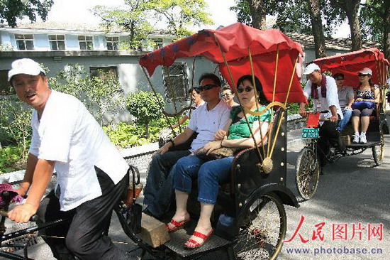 Más turistas extranjeros experimentan recorrido por Hutong de Beijing