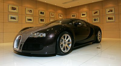 El automóvil más caro del mundo puesto a venta en Shanghai de China