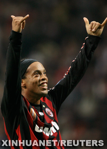 Fútbol brasileño: Ronaldinho desmiente problemas con Dunga