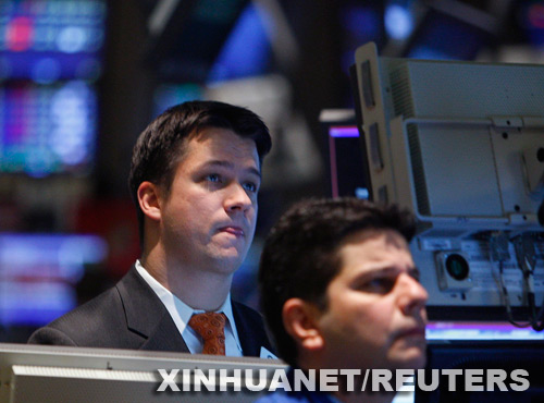 Cae Wall Street en medio de dificultades económicas