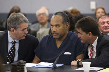 O.J. se enfrenta a una prisión espartana, mientras sus abogados apelan