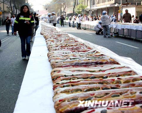 México prepara un enorme pan de 1.600 metros de largo
