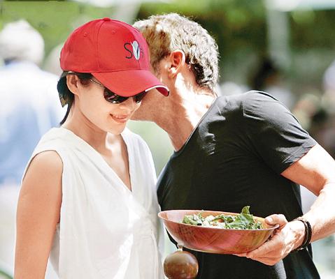 Zhang Ziyi “furiosa” por las fotos de los paparazzi