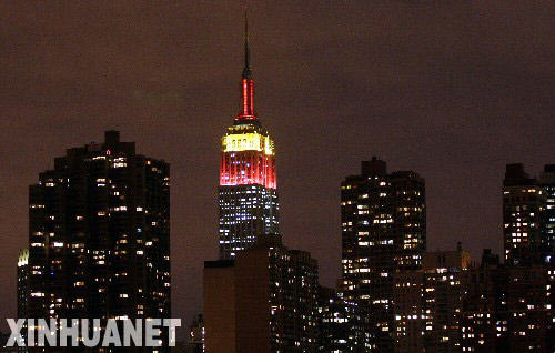 Iluminación de Empire State Building de N.Y. festeja Ano Nuevo chino