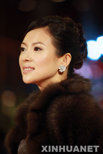 Asiste Zhang Ziyi a la ceremonia de entrega del premio europeo \