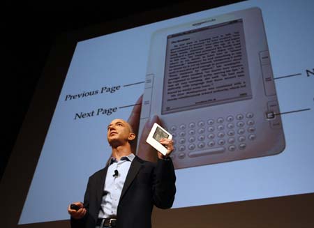 Amazon desvela una versión más fina del lector de libros electrónico Kindle