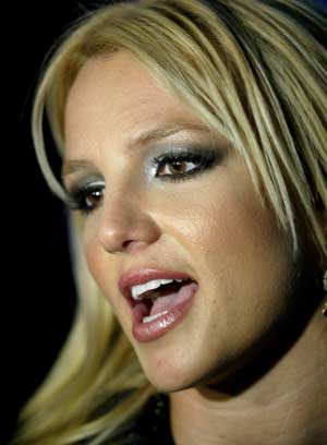 Britney Spears hace de ama de casa sexy en su nuevo vídeo