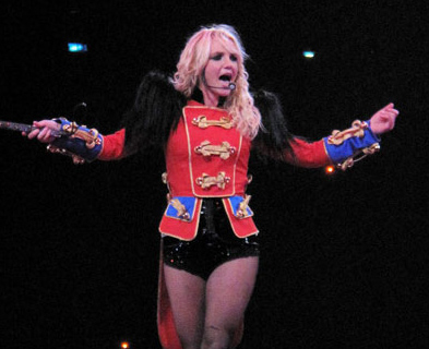 Bridney Spears vuelve a mover labios sincronizados