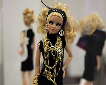 Francia celebra 50 cumpleaños de la Muñeca Barbie