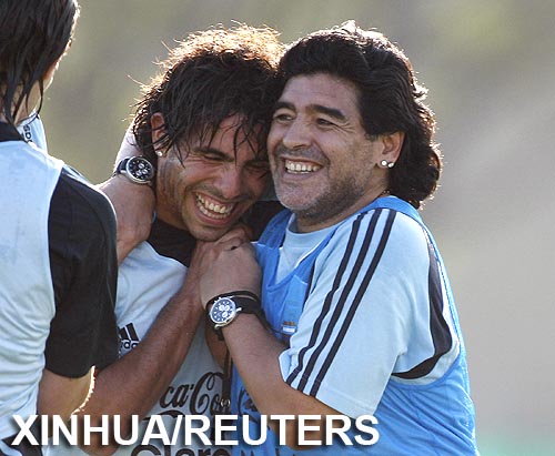 Fútbol: Inicia Argentina entrenamientos con Maradona