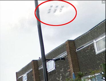 “Street View” de Google fotografia OVNI en fila sobre calles de Londres