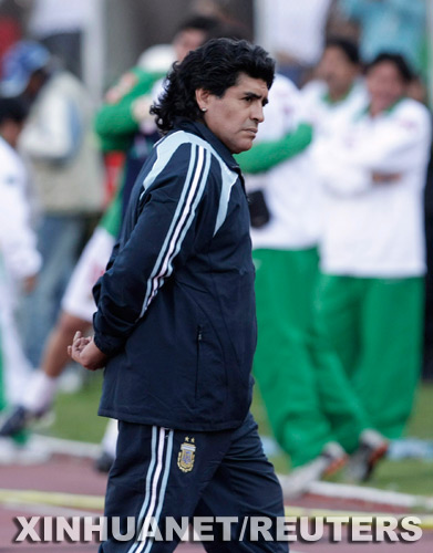 Fútbol: Maradona niega ruptura con Bilardo