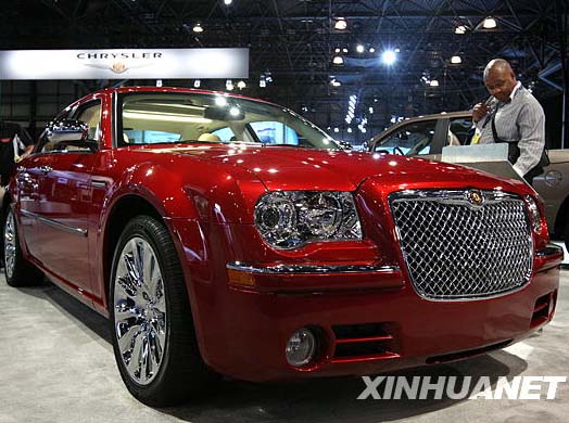 Empresas productoras de automóviles enfatizan protección ambiental en exposición internacional de automóviles 2009 de Nueva York (Grupo de fotos)