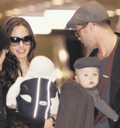 Angelina y Brad ponen sus ojos en las Filipinas en sus planes para adoptar el niño número siete
