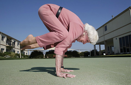 Betty Kalman, entrenadora de yoga de 83 años en Australia