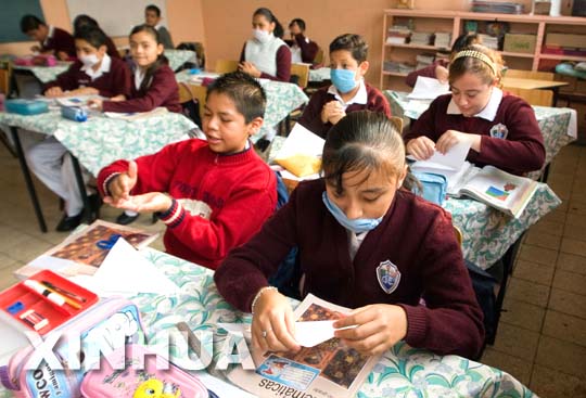 Regresan a clases 20 millones de estudiantes en México