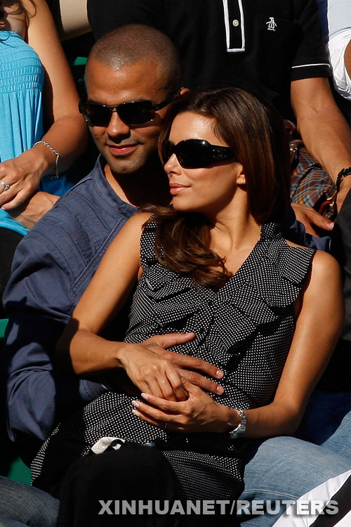 Eva Longoria y su marido presencian el partido del Roland Garros