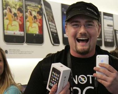 Se venden más de un millón de unidades de celular iPhone de nueva generación en primeros 3 días de venta