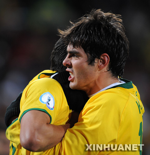 Kaká recibe \