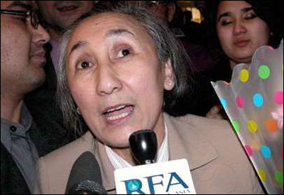 La policial local afirma que las investigaciones iniciales señalan que los disturbios han sido planeados por el Congreso Mundial Uygur, liderado por Rebiya Kaddeer