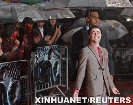 “Harry Potter 6” estrena en medio de la lluvia