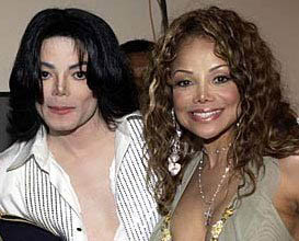 Hermana mayor de Michael Jackson declara: “Mi hermano fue asesinado”