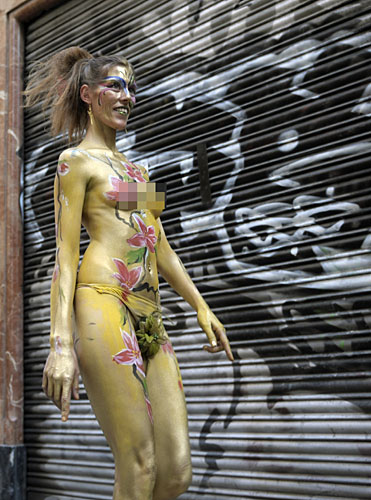 Desfile “Body-Painting” se celebra en Barcelona, España