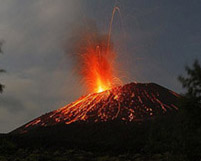 Fotógrafo logra tomar sensacional foto sobre erupción volcánica
