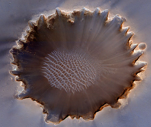 ¡Espectacular! NASA publica foto de cráter de 800 metros de ancho