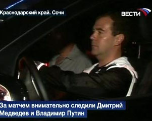 El presidente ruso es criticado por un ciudadadno porque maneja carro sin usar cinturón de seguridad