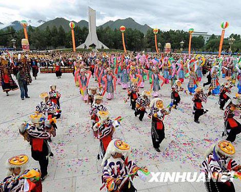 Inaugúrase Festival Shoton de Lhasa