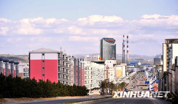 Una calle del condado Xuejiawan, de la ciudad de Erdos, Mongolia Interior.