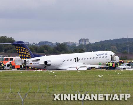 Aterrizaje forzoso de un avión de pasajeros en aeropuerto de Stuttgart