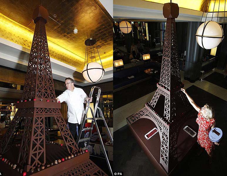 Inglaterra exhibe Torre Eiffel hecha de chocolate