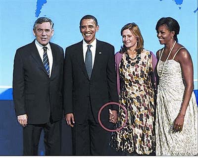 3 fotos de los esposos Obama son objeto de atención y especulación de medios de comunicación