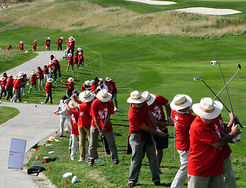 España: 2.016 personas juegan golf al mismo tiempo