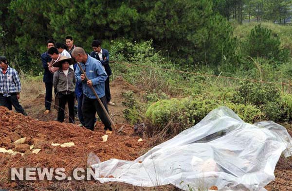 Mueren cuatro turistas holandeses por explosión de globo aerostático en sur de China 