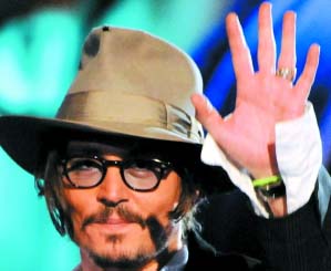 Johnny Deep acepta invitación de protagonizar “Piratas del Caribe 4” por 38 millones de dólares de remuneraciones