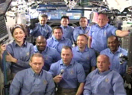 Foto de los 12 astronautas de Estación Espacial Internacional