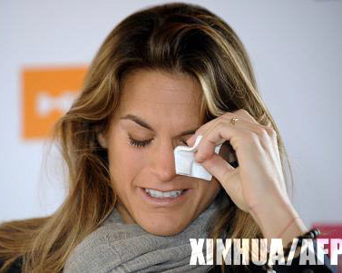 La tenista francesa Amelie Mauresmo anuncia su retirada