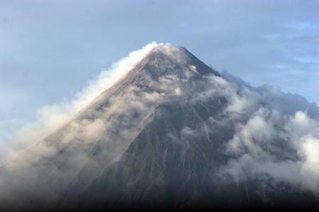 Filipinas aumenta la alerta por volcanes