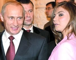 Medio de comunicación estadounidense vuelve a especular sobre el tema de que una sexi gimnasta rusa da a luz un hijo para Putin