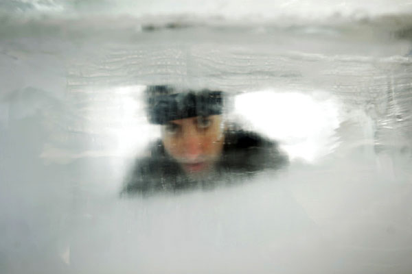 Mago israelí desafía record mundial de permanencia en hielo