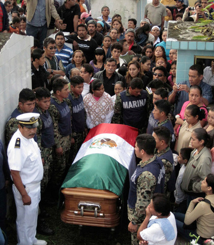Asesinan a los familiares del héroe antidrogas de México