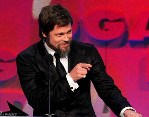 Brad Pitt y Angelina Jolie manifiestan cariño mutuo en público