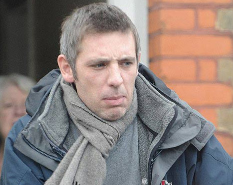 Presentador de BBC enfrenta 10 cargos de voyeurismo