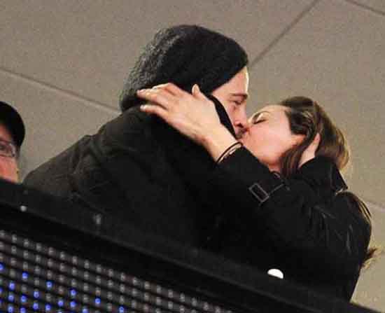 Brad Pîtt y Angelina Julie aparecen juntos para acallar rumores de una crisis
