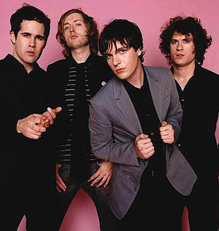Banda de rock The Killers llega a Santiago de Chile para festival musical
