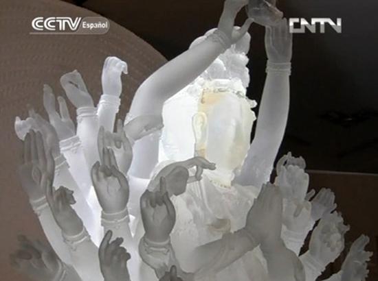Un buda esculpido en Taiwán, la estatua vidriada más alta del mundo